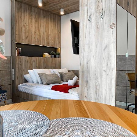 Beautiful Studio For Couples With Air Conditioning - Old Town & Main Station Cracovia Esterno foto