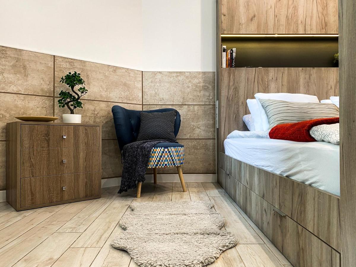 Beautiful Studio For Couples With Air Conditioning - Old Town & Main Station Cracovia Esterno foto
