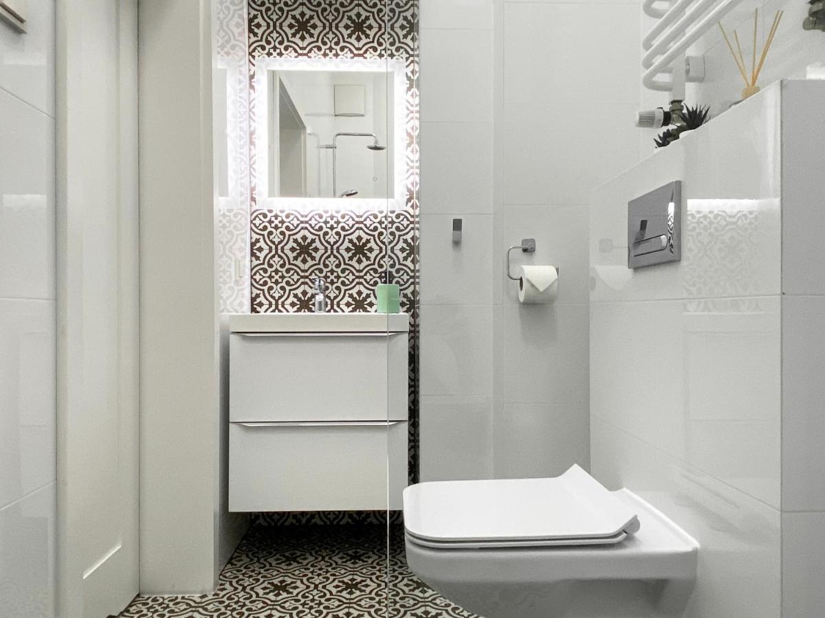 Beautiful Studio For Couples With Air Conditioning - Old Town & Main Station Cracovia Esterno foto